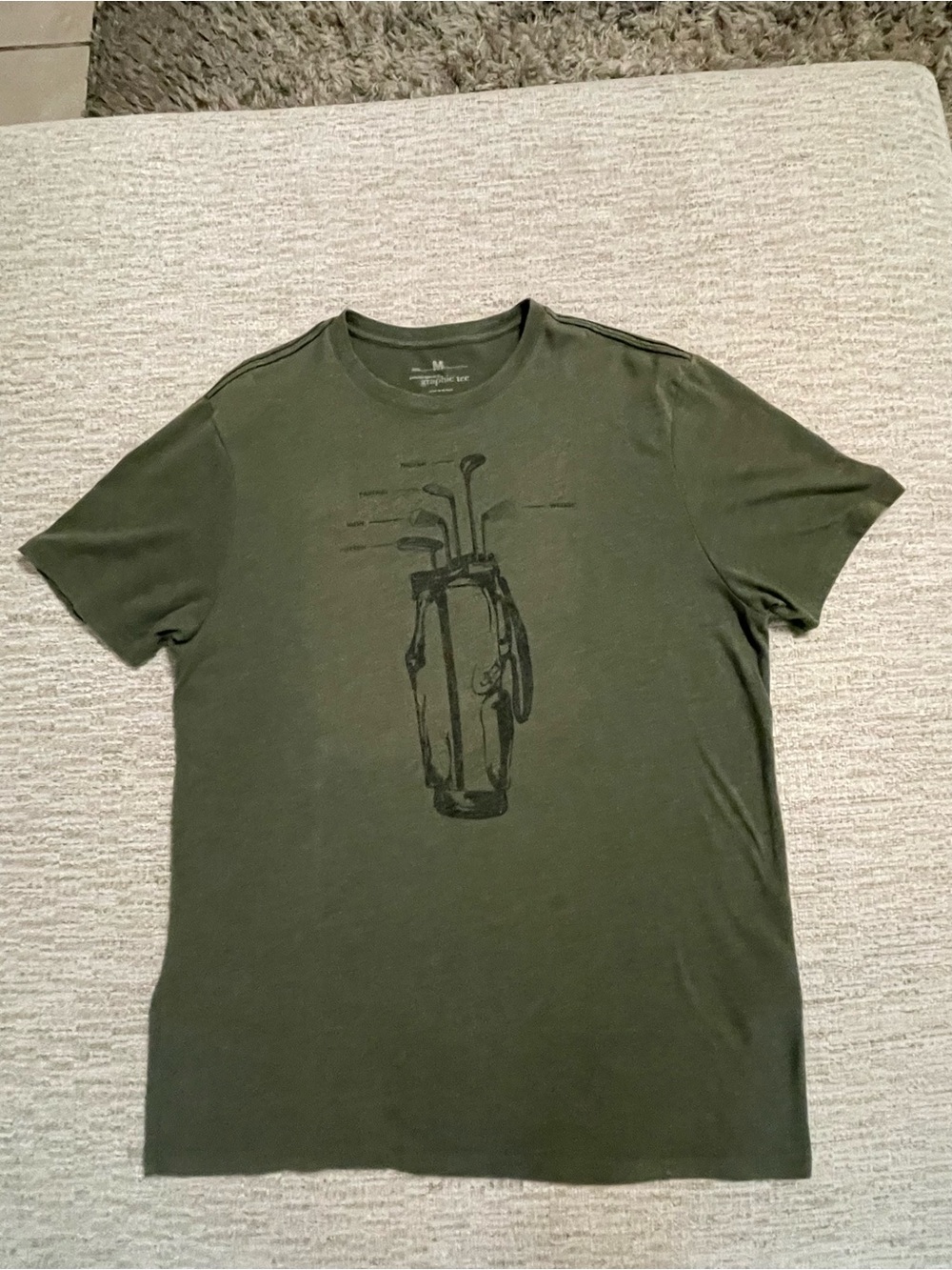 Banana Republic Men M Lot 2 Graphic Tees Golf Palm Tree Casual Athleisure - Picture 9 of 12